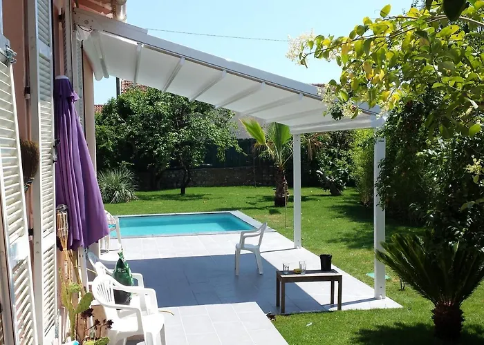 In The City-center Of With A Private Pool * 昂蒂布