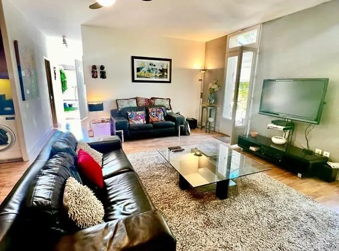 度假居 In The City-center Of With A Private Pool 昂蒂布