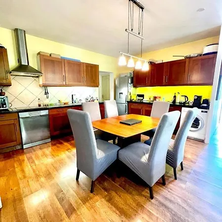 In The City-center Of With A Private Pool بيت للعطل *