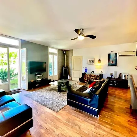 House In The City-center Of With A Private Pool * Antibes