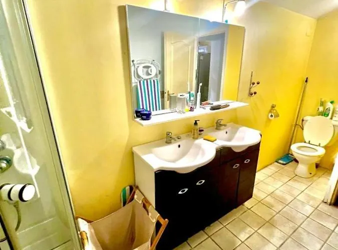 Casa de Férias In The City-center Of With A Private Pool Antibes